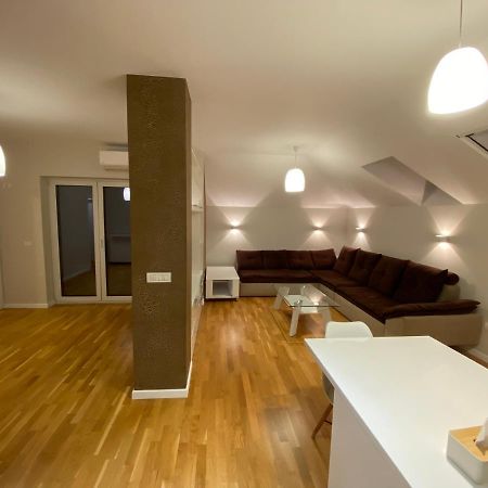 Gaga Residence 3 ティミショアラ エクステリア 写真